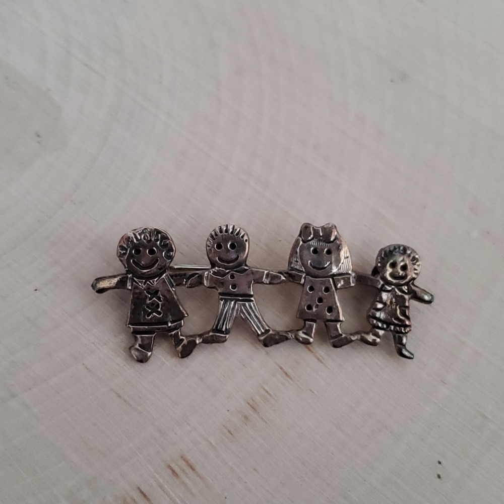 Vintage E.F.S. 925 Children Design Brooch Pin
